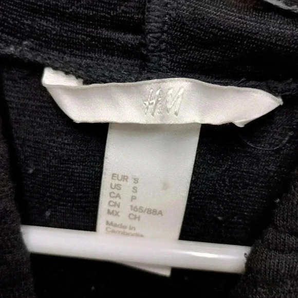 H&M Black Textured Crew Neck Sweater - Picture 5 of 5